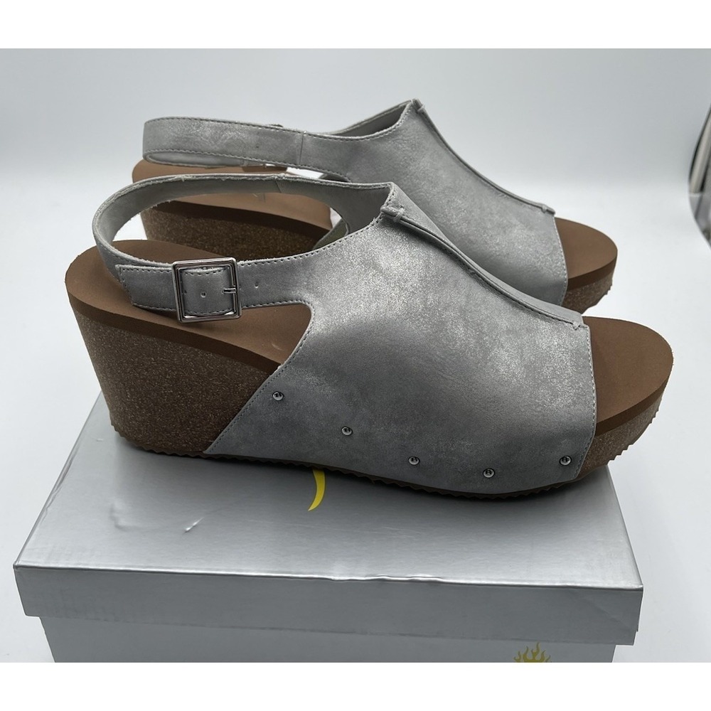 Volatile Division Wedge Sandals Grey Faux Leather Studded Platform Size 11